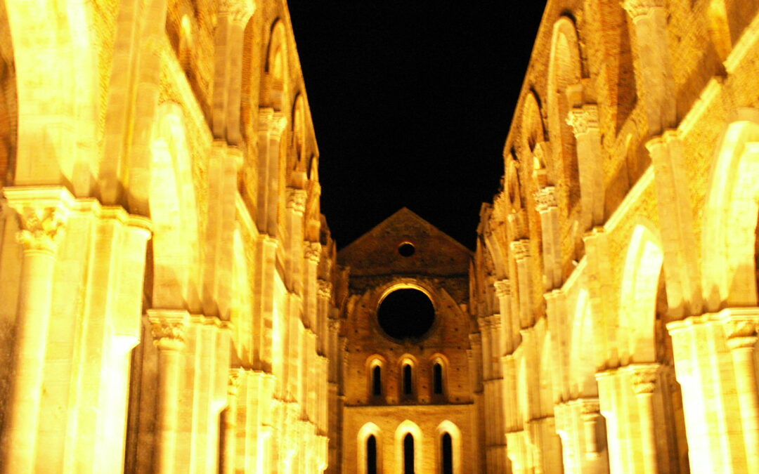 Abbazia di San Galgano in camper: tra spiritualità, storia e paesaggi mozzafiato